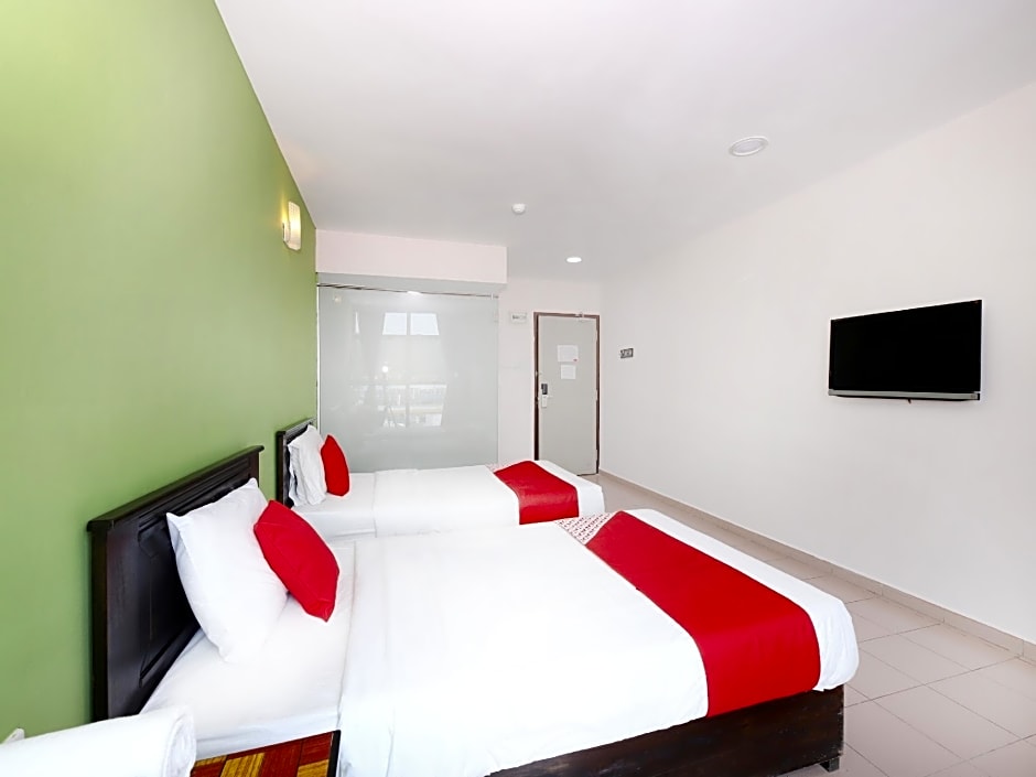 OYO 816 Hotel De Kiara