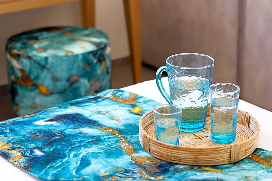 Alexandra Elegance Bridging Generations