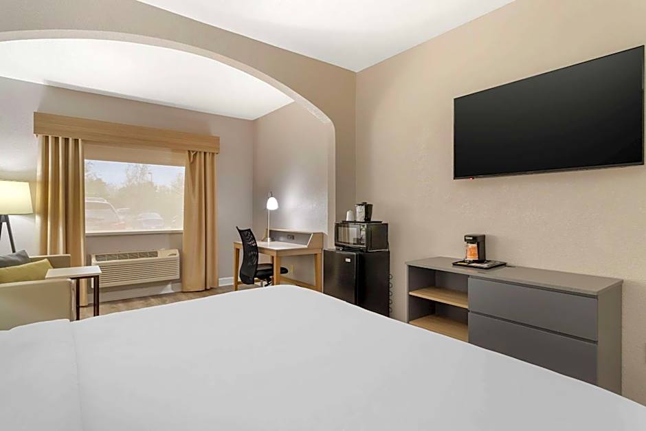 Comfort Suites Shenandoah-The Woodlands