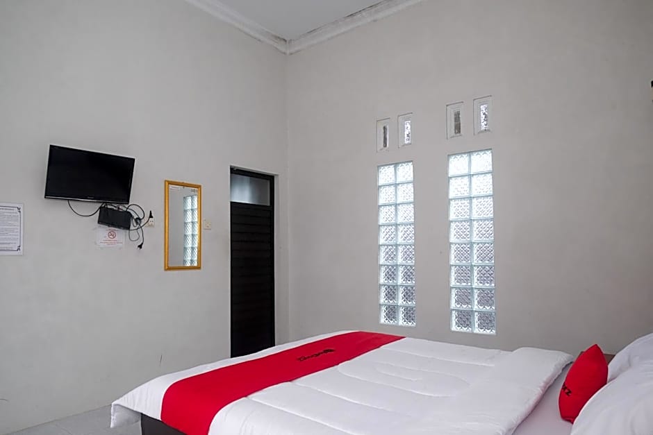 RedDoorz at Jalan Dieng 3