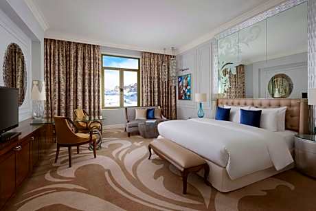 Deluxe King or Twin Room