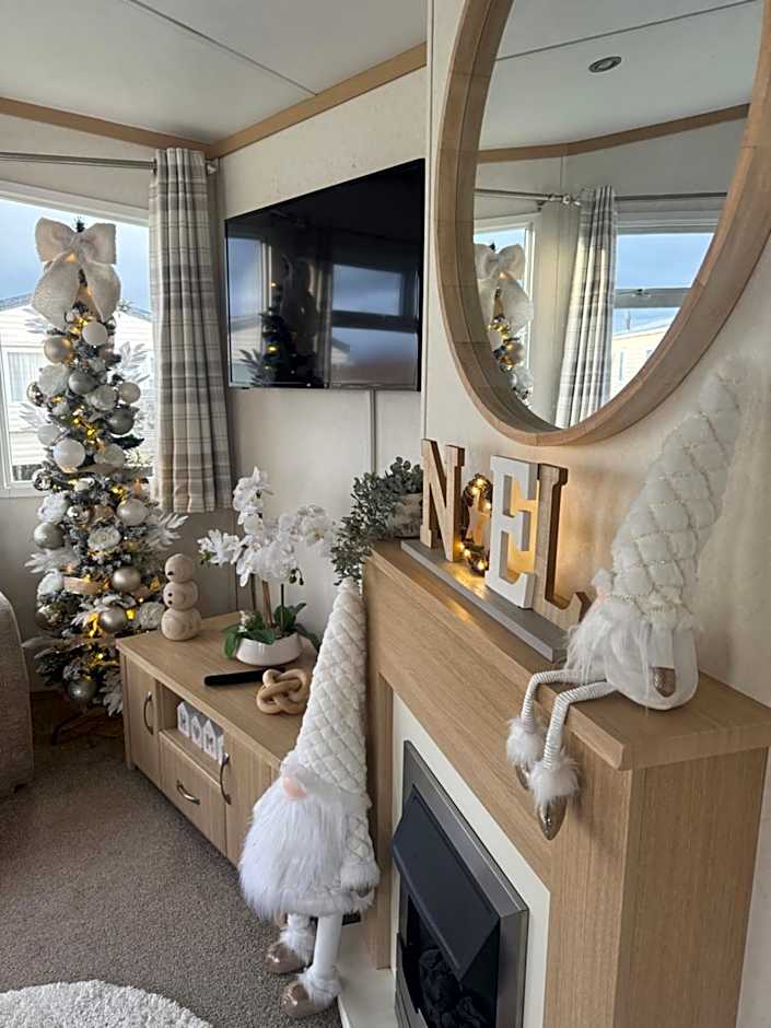 marine getaways caravan hire