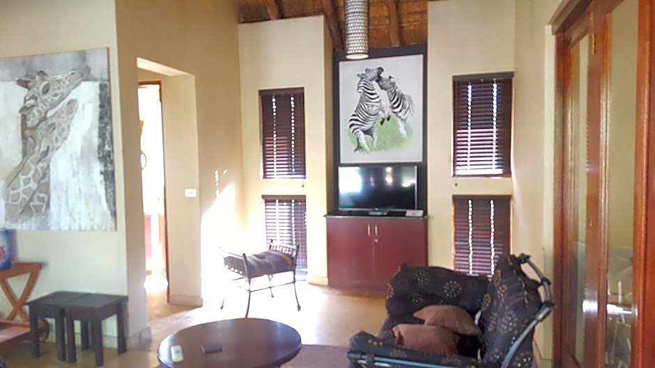 Zebula Golf and Wildlife Estate - Giraffe Plains Pax 4 - Moi Signature Luxury villa