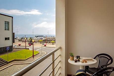 Twin Room with Partial Sea View
