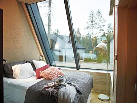 Aurora Honeymoon Suite
