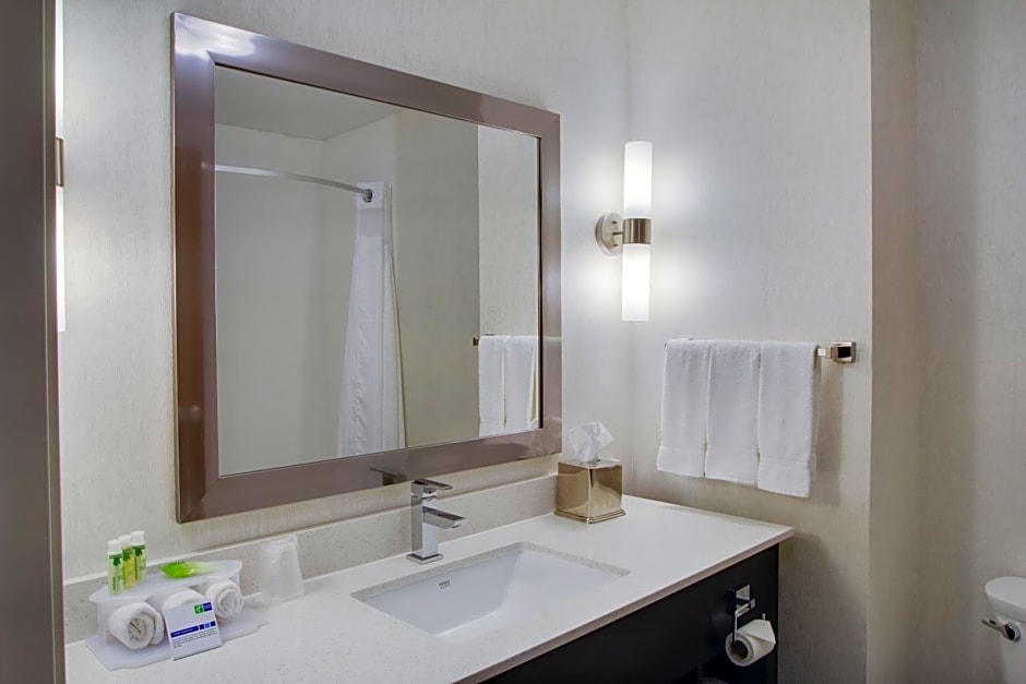 Holiday Inn Express & Suites Sidney By IHG