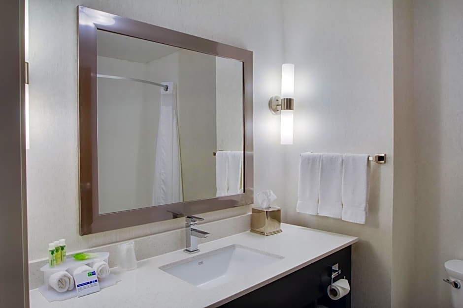 Holiday Inn Express & Suites Sidney