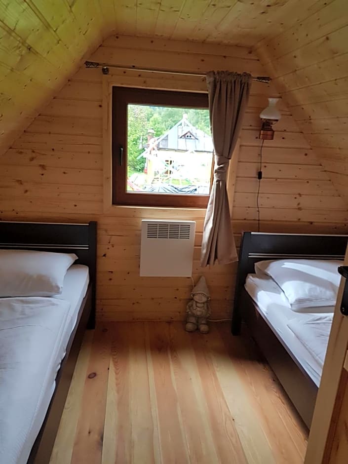 Domek pod śnieżką 1