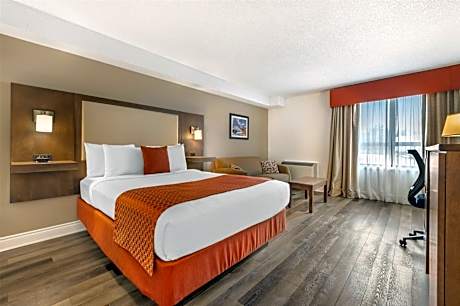 Queen Room with Sofa Bed - Non-Smoking