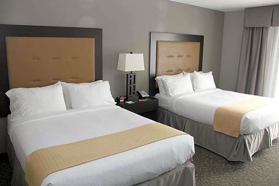 Holiday Inn and Suites East Peoria By IHG