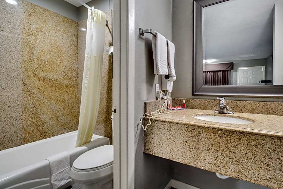 Econo Lodge Houston Brookhollow