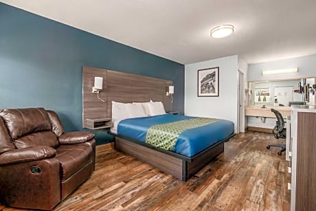 King Bed Non-Smoking