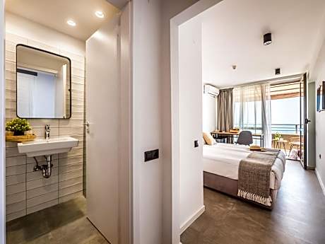Light Double Room