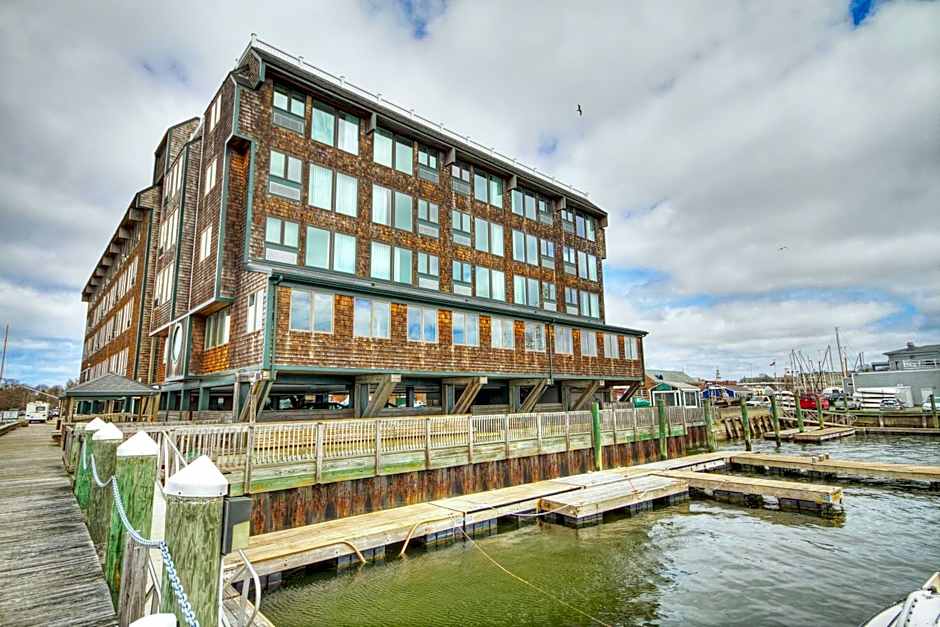 Wyndham Inn on Long Wharf