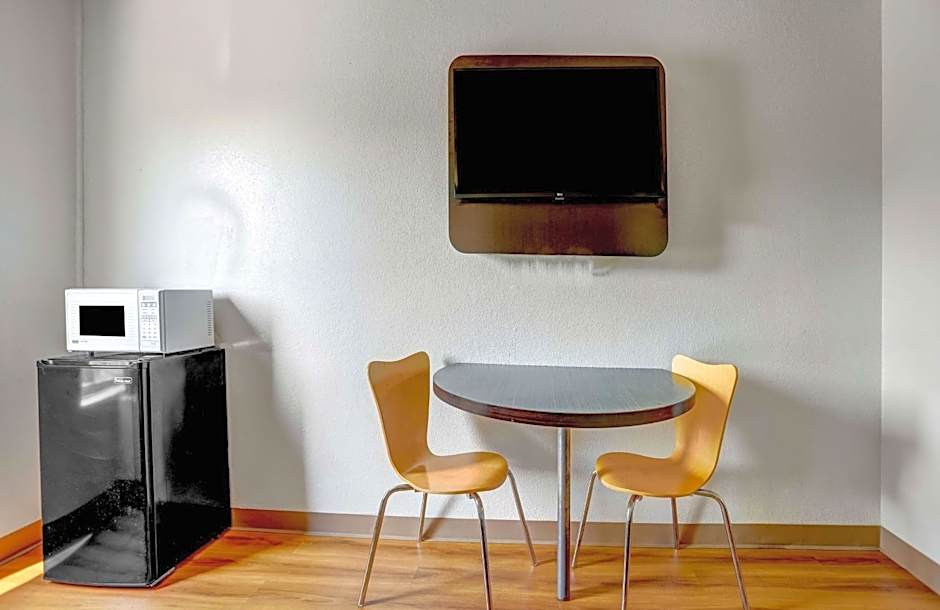Motel 6-Raleigh, NC - North
