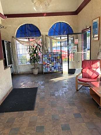 Travelers Inn