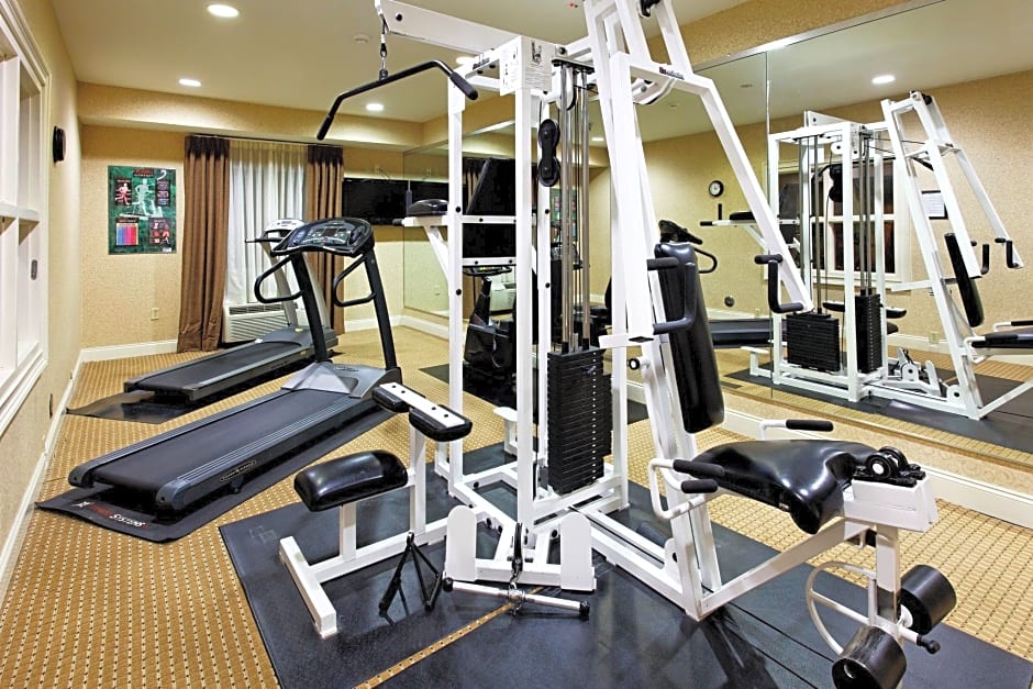 Holiday Inn Express Hotel & Suites Cullman By IHG