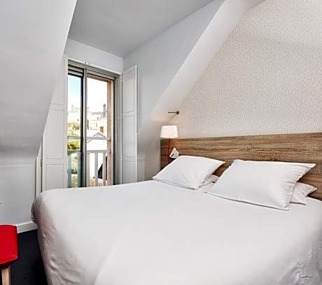 Standard Double Room City Side