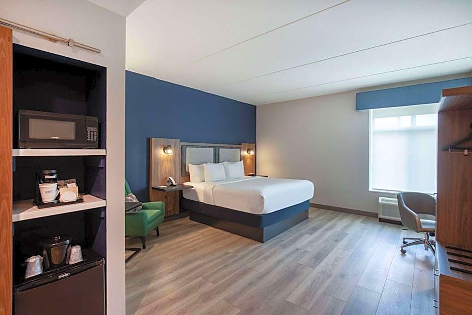 La Quinta Inn & Suites by Wyndham Chattanooga Downtown/South