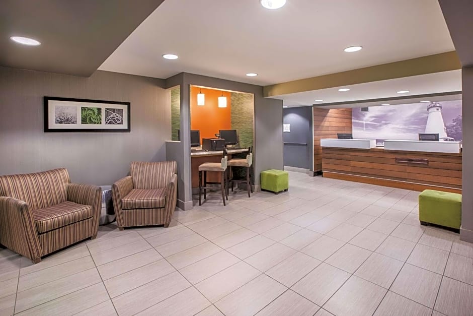 La Quinta Inn & Suites by Wyndham Erie