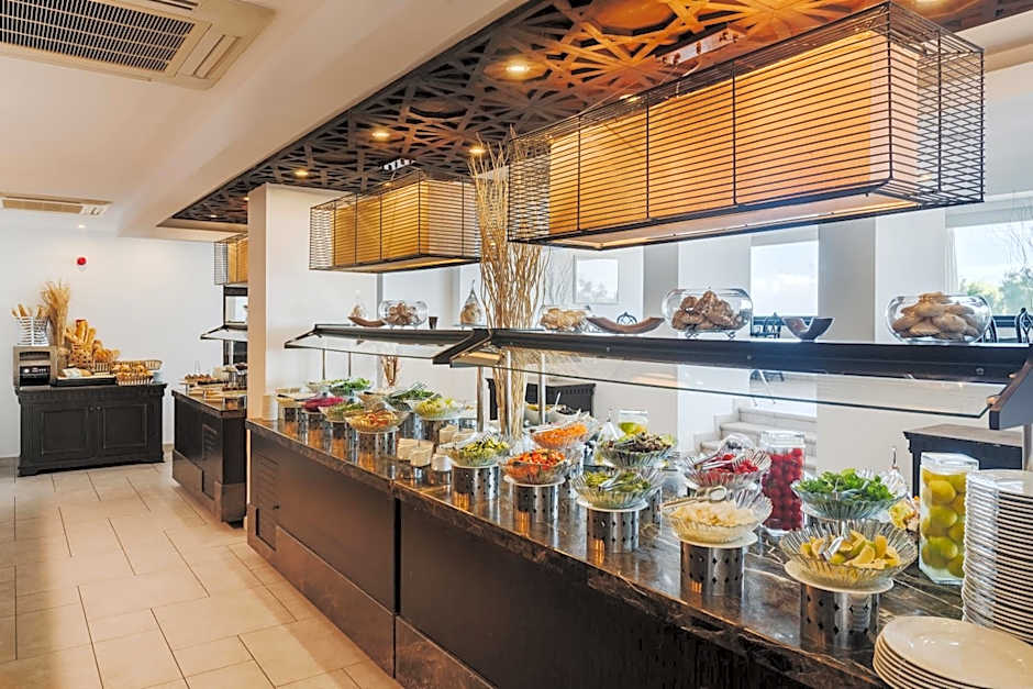 Arkin Palm Beach Hotel