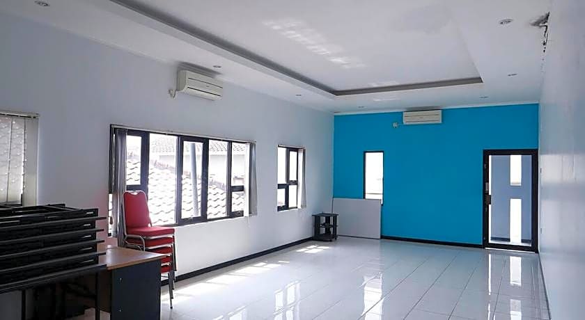 RedDoorz Plus near Undip Tembalang