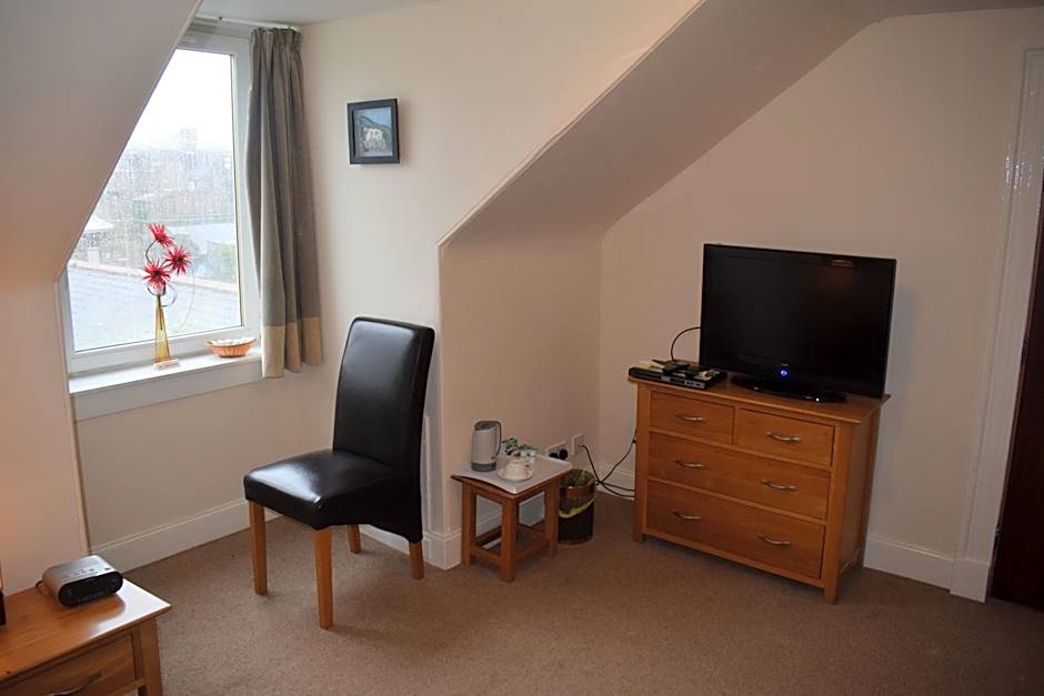 Cheers Cafe Bar & Tavern