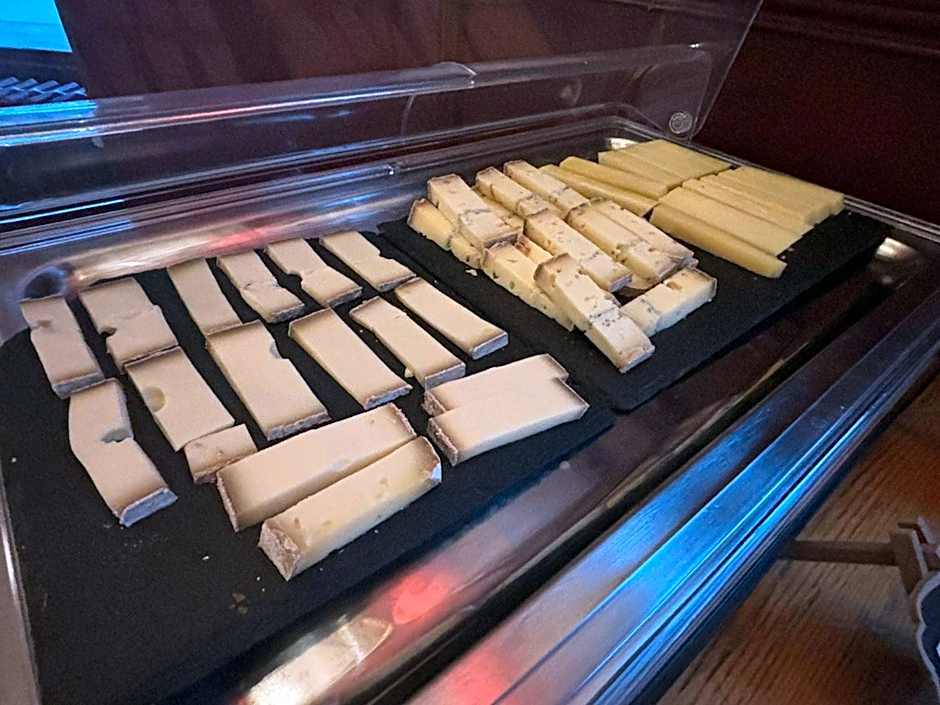 Hôtel Terminus - Pizzeria Pizz'a gogo - salle de sport - face à la gare