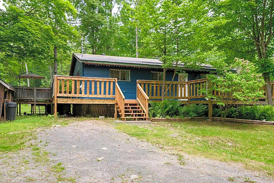 Cozy Cabin in the Forest w BBQ Firepit and More