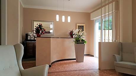 Apartment with Garden View