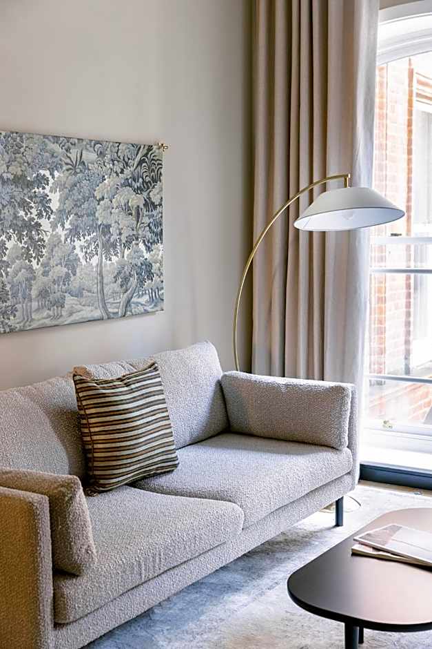 Native Kings Wardrobe, St Pauls