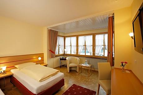 Comfort Triple Room