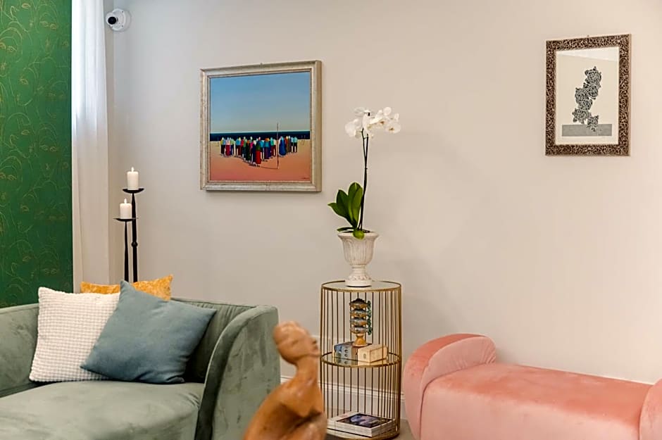 Naxi Suites