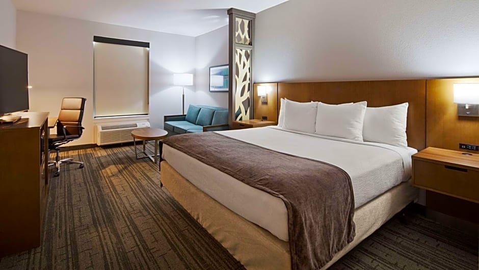 Best Western Green Oaks Inn