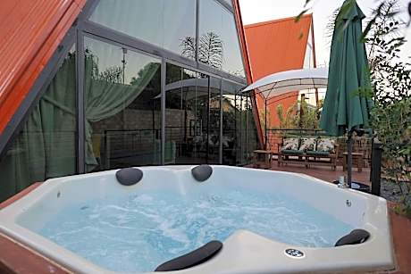 Chalés Alto Padrão com Jacuzzi no Centro de Bonito