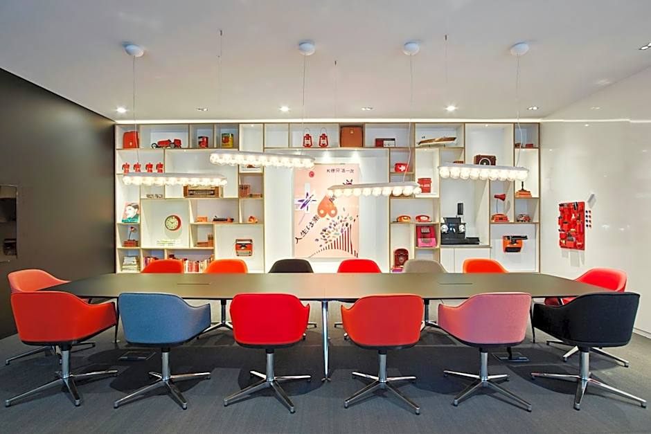 citizenM Schiphol Airport