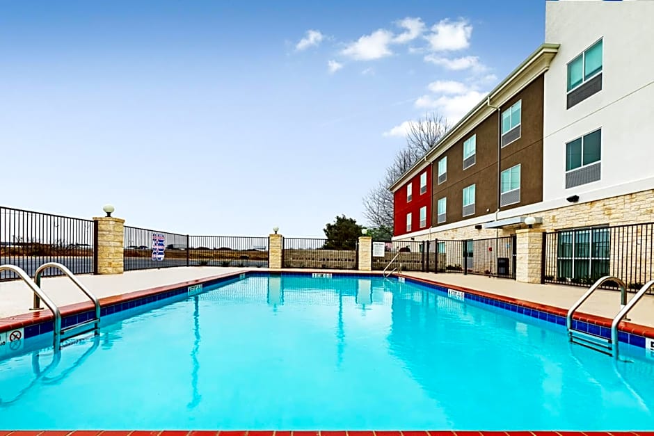 Holiday Inn Express And Suites Junction By IHG