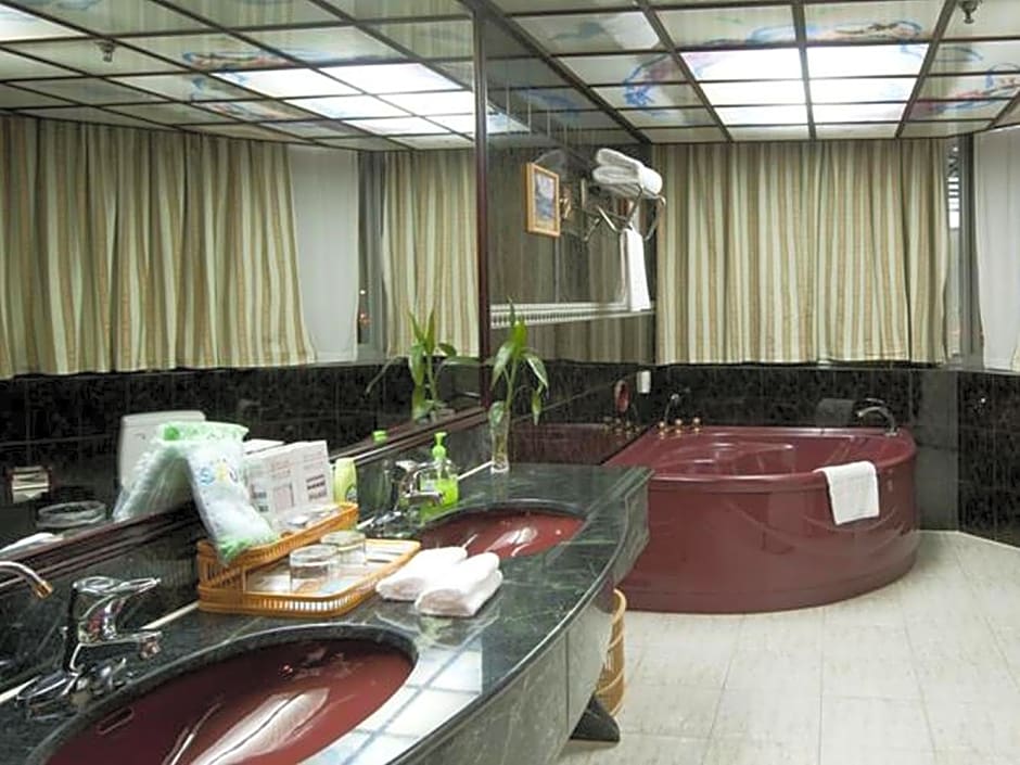 Golden Port Hotel