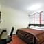 Red Roof Inn & Suites Beaumont