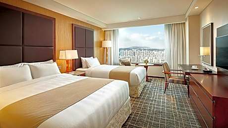 Breakfast and Club lounge Included - CLUB DELUXE FAMILY TWIN