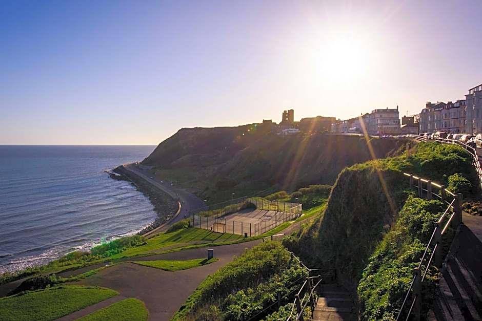 Delmont Hotel & View Restaurant