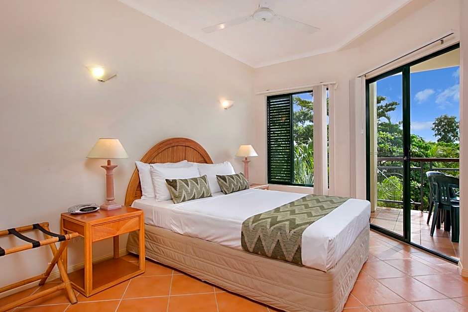 Tropic Towers Apartments