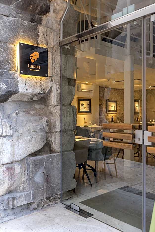 Leonis Restaurant & Rooms