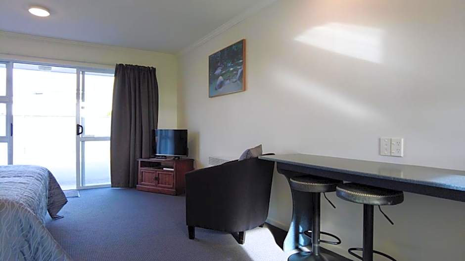 554 Moana Court Motel