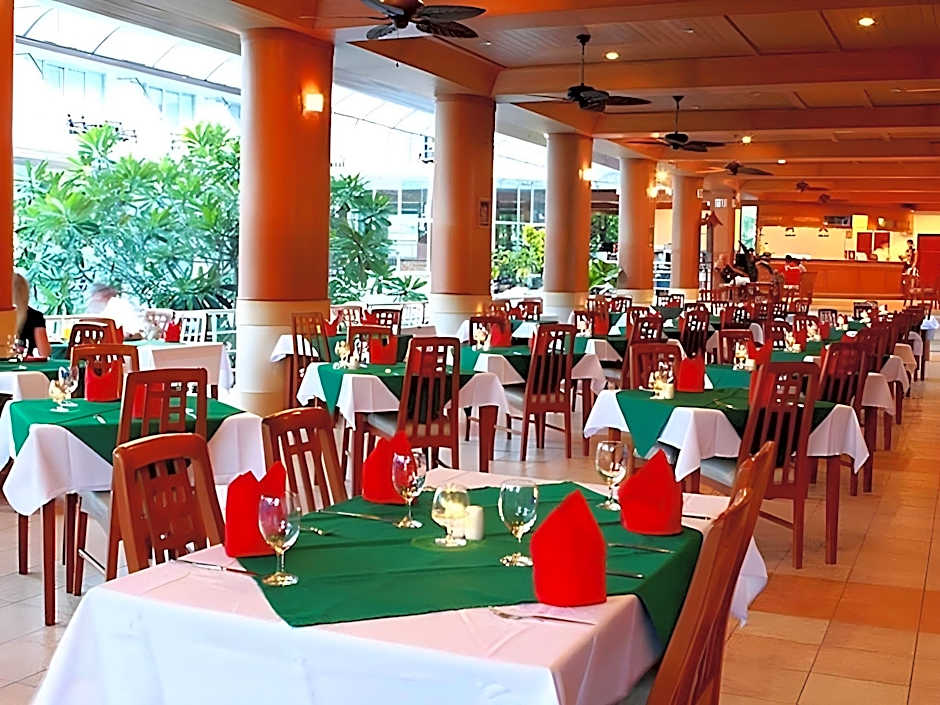 Samui First House Hotel