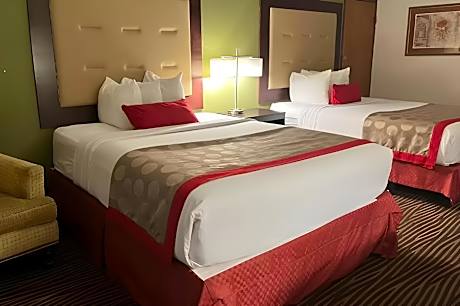 2 Queen Bed Suite