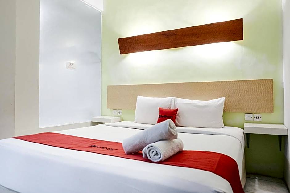 RedDoorz Plus at Sunrise Hotel Sanur