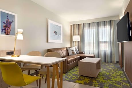 1 King Bed - Studio Suite