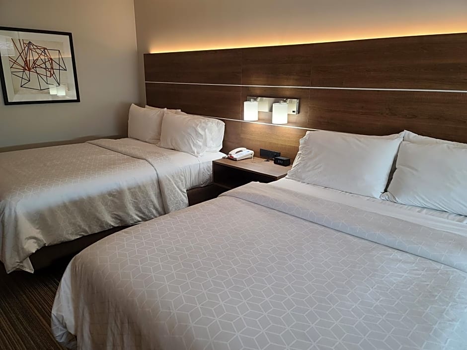 Holiday Inn Express Hotel & Suites Woodland Hills By IHG