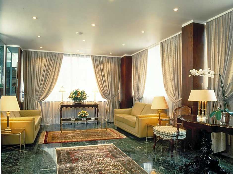 The Park Hotel Piraeus